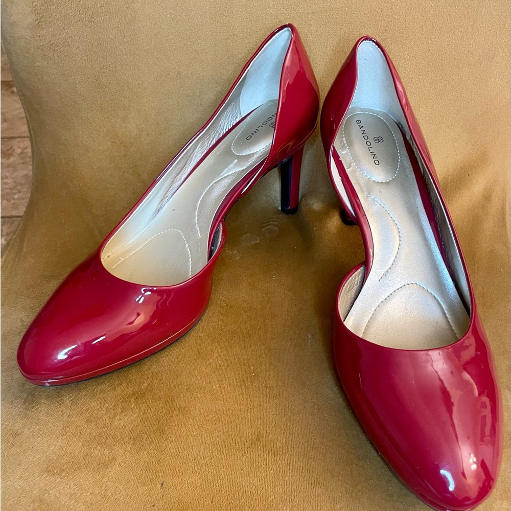 Bandolino womens high heel dress shoe pump red patent 3.25 heel size 9M